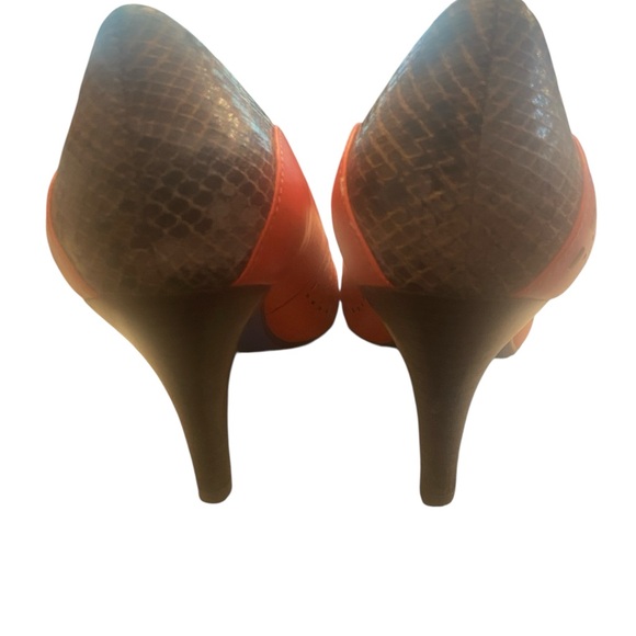 Poetic License Irregular Choice Leather Lizard 3 1/2 inch High Heel Pump. Size 8 - Picture 5 of 9